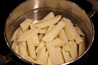 Cut chips in fresh water