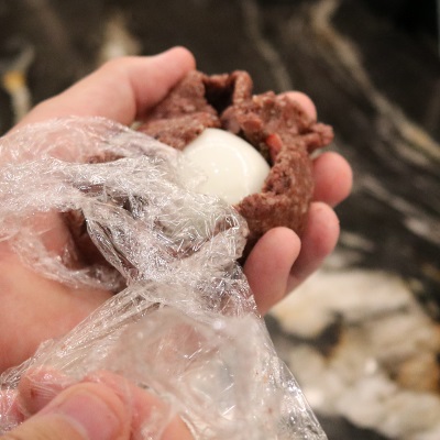 Close up meat and remove clingfilm ...