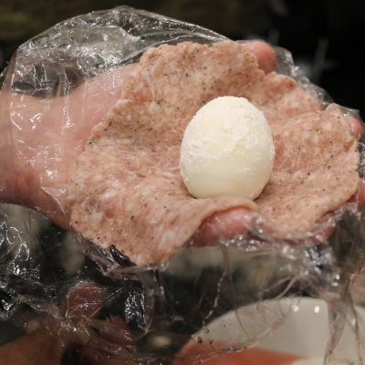 With the egg in the middle ...