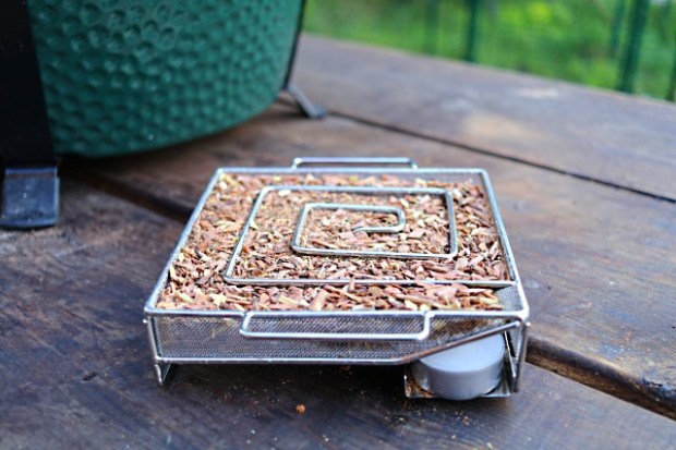 ProQ smoke generator with wood dust and chips
