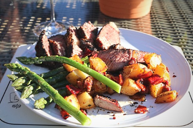 Dining al fresco with marrowbone glazed steak, potatoes and asparagu