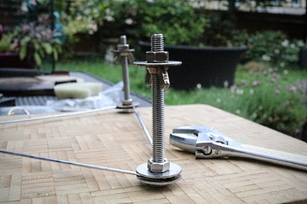 Feet in place on each leg