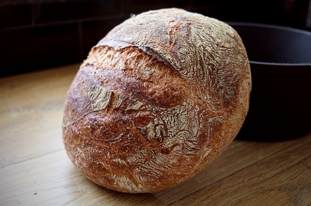 Cooling whilst resting against a casserole dish