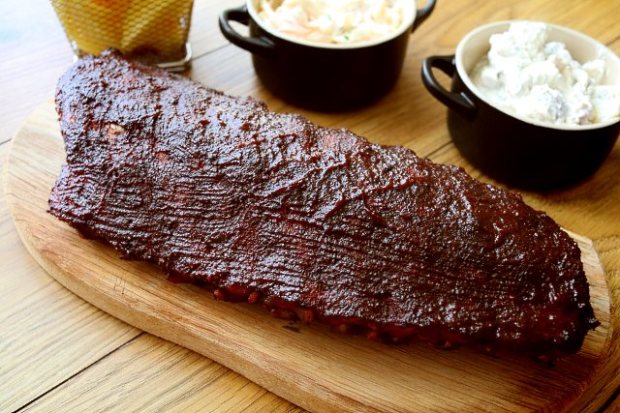 Baby back ribs served with coleslaw