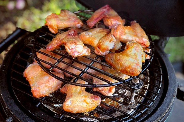 Salt 'n' vinegar chicken wings cooking in the Minimax