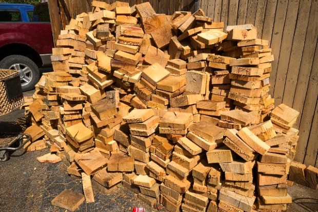 Oak chunks ready for the smoker